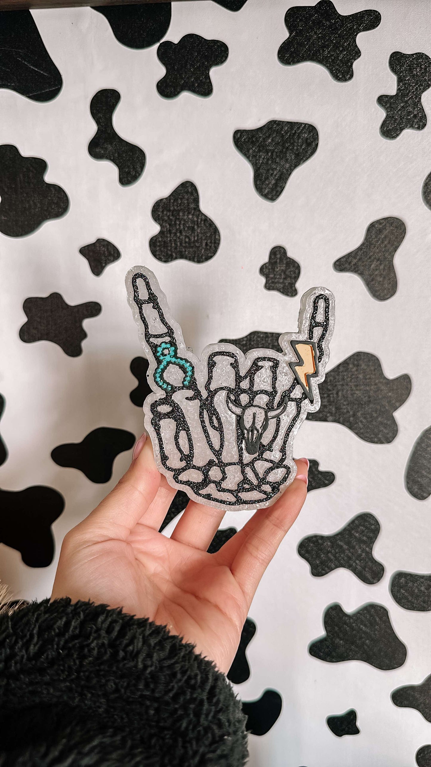 Western skull hand