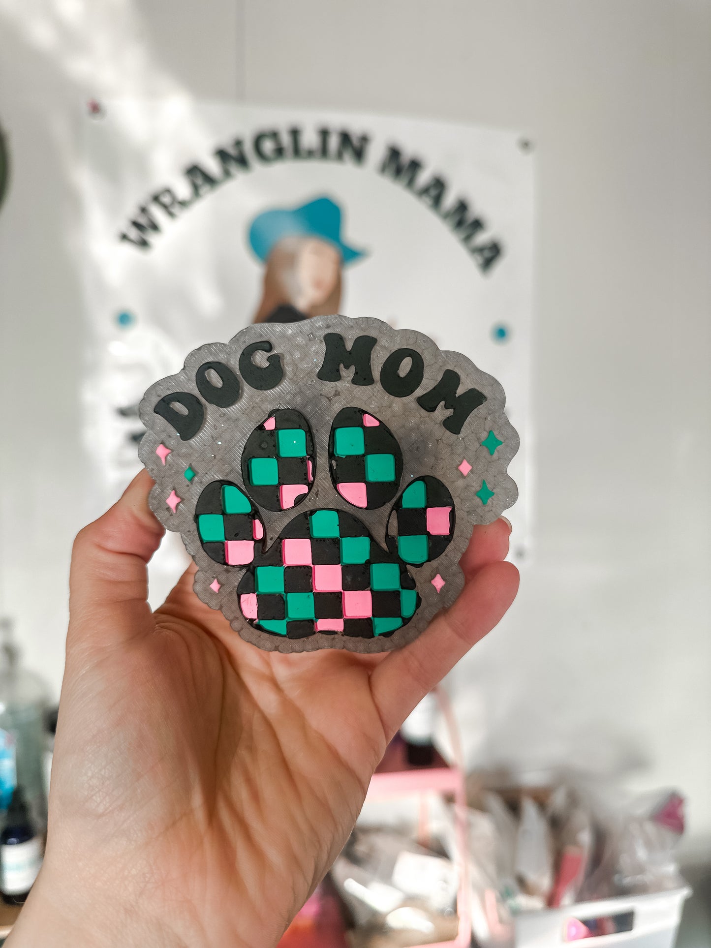 DOG MOM