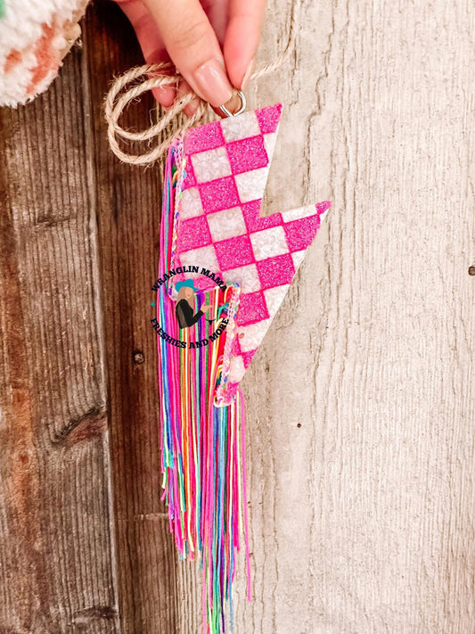 Checkered lighting bolt